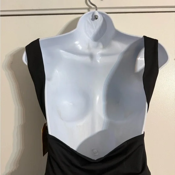 NWT reoria medium backless crop  tank top size medium - Picture 2 of 7